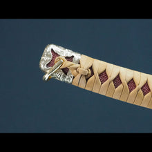 画像をギャラリービューアに読み込む, 朱呂塗鞘略太刀拵 金色唐草文総金具 太刀掛台付き