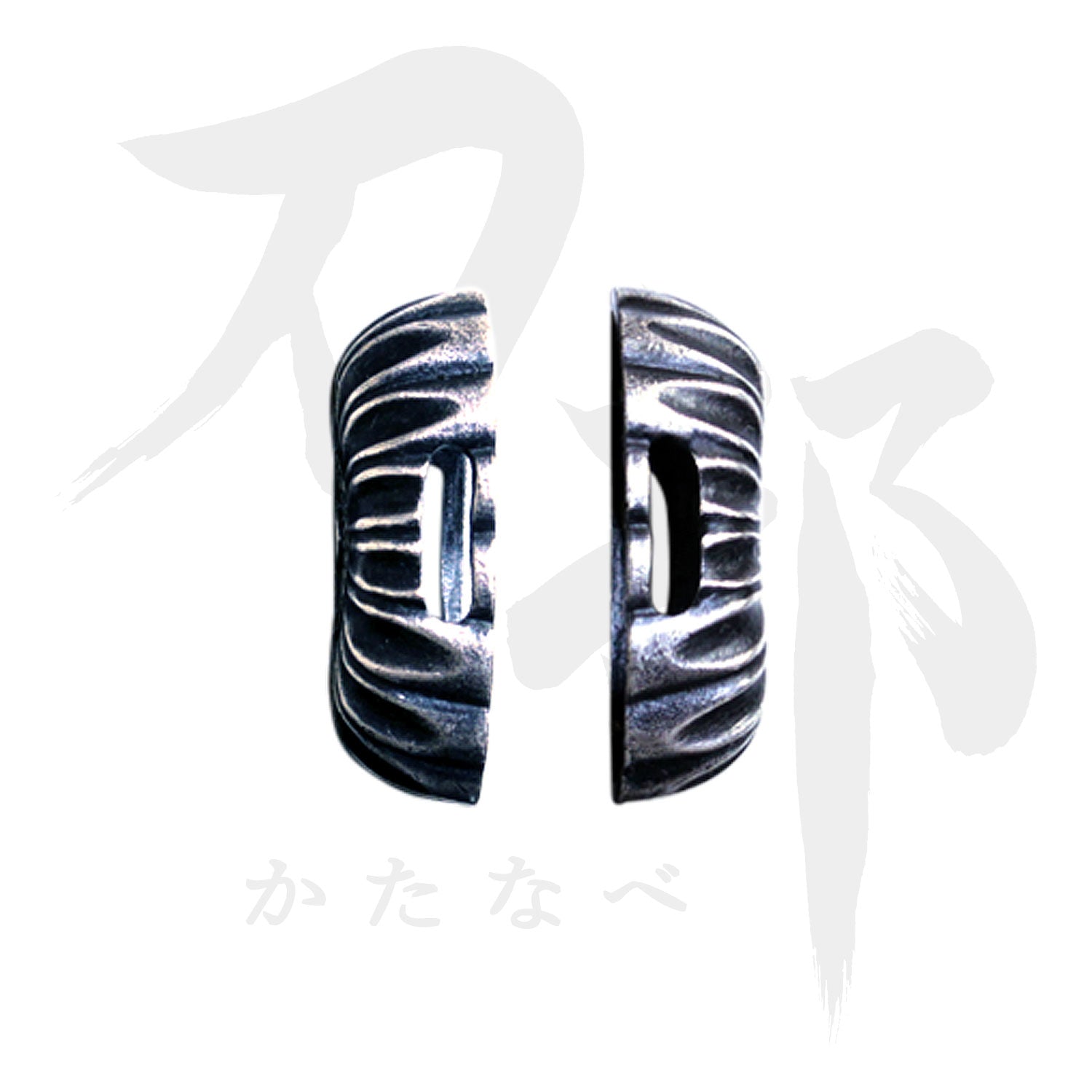 真鍮地 兜鉢図縁頭｜現代物金具の販売 刀部 かたなべ – 刀部オンライン