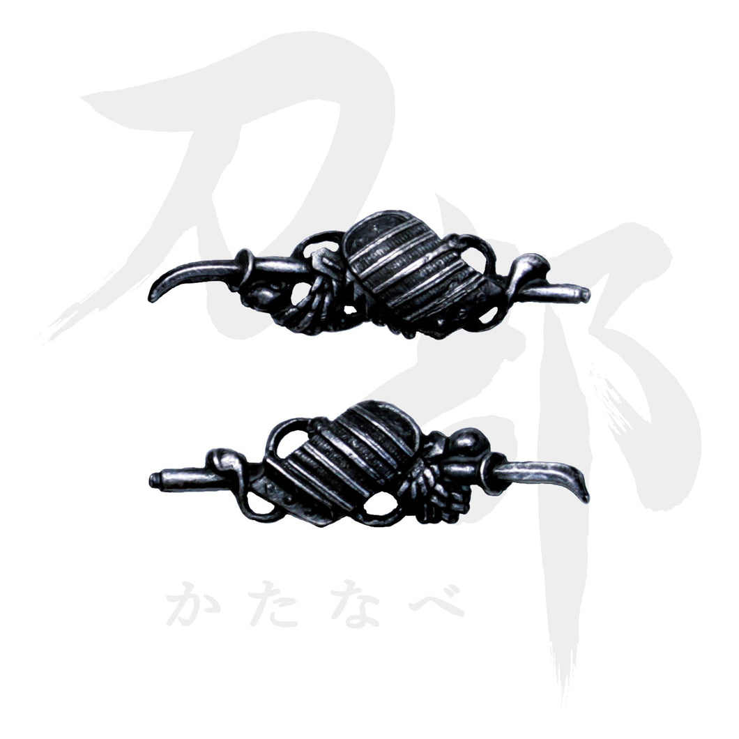 M-030-MAY2 合金 袖と薙刀図目貫